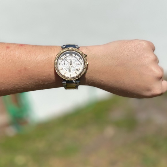 Two Toned Gold & Silver Micheal Kors Watch - Picture 2 of 8